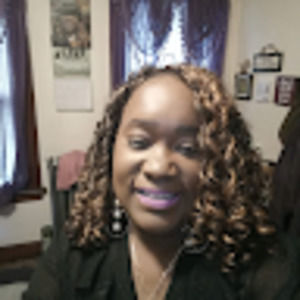 Meet your Posher, Adrienne